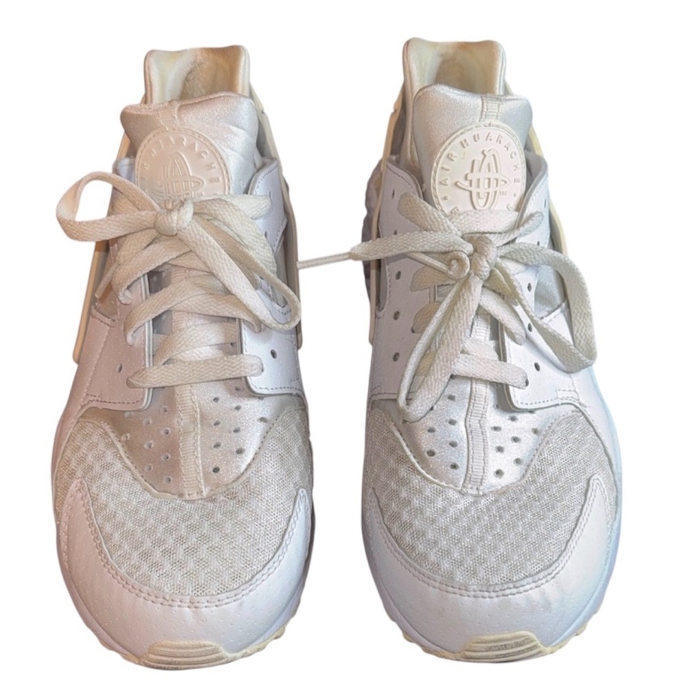 Nike Air Huarache Triple White Sneakers All White Low Top Running Shoes Size 9.5